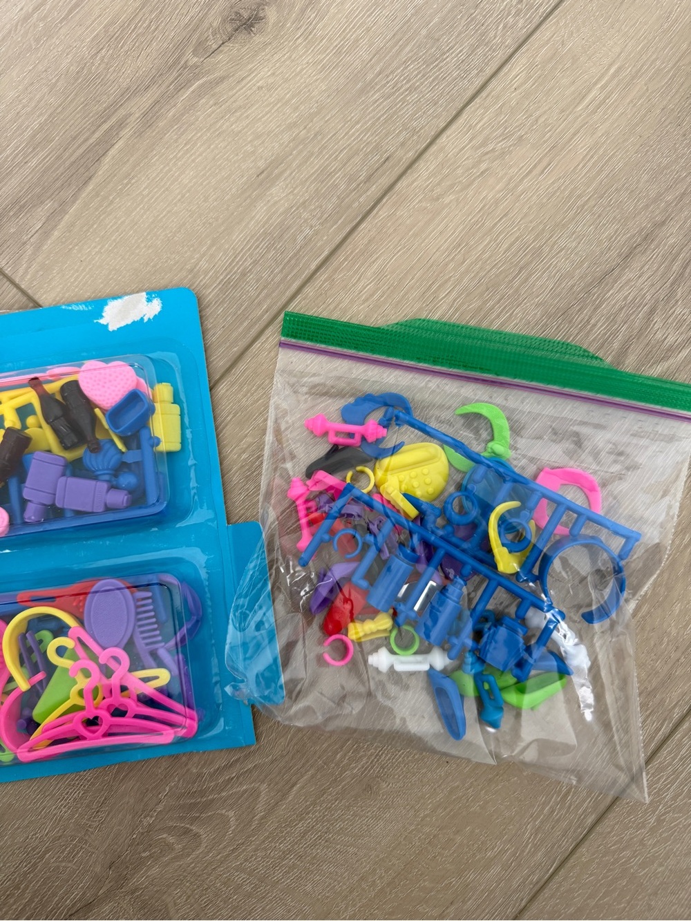 Vintage Barbie accessories